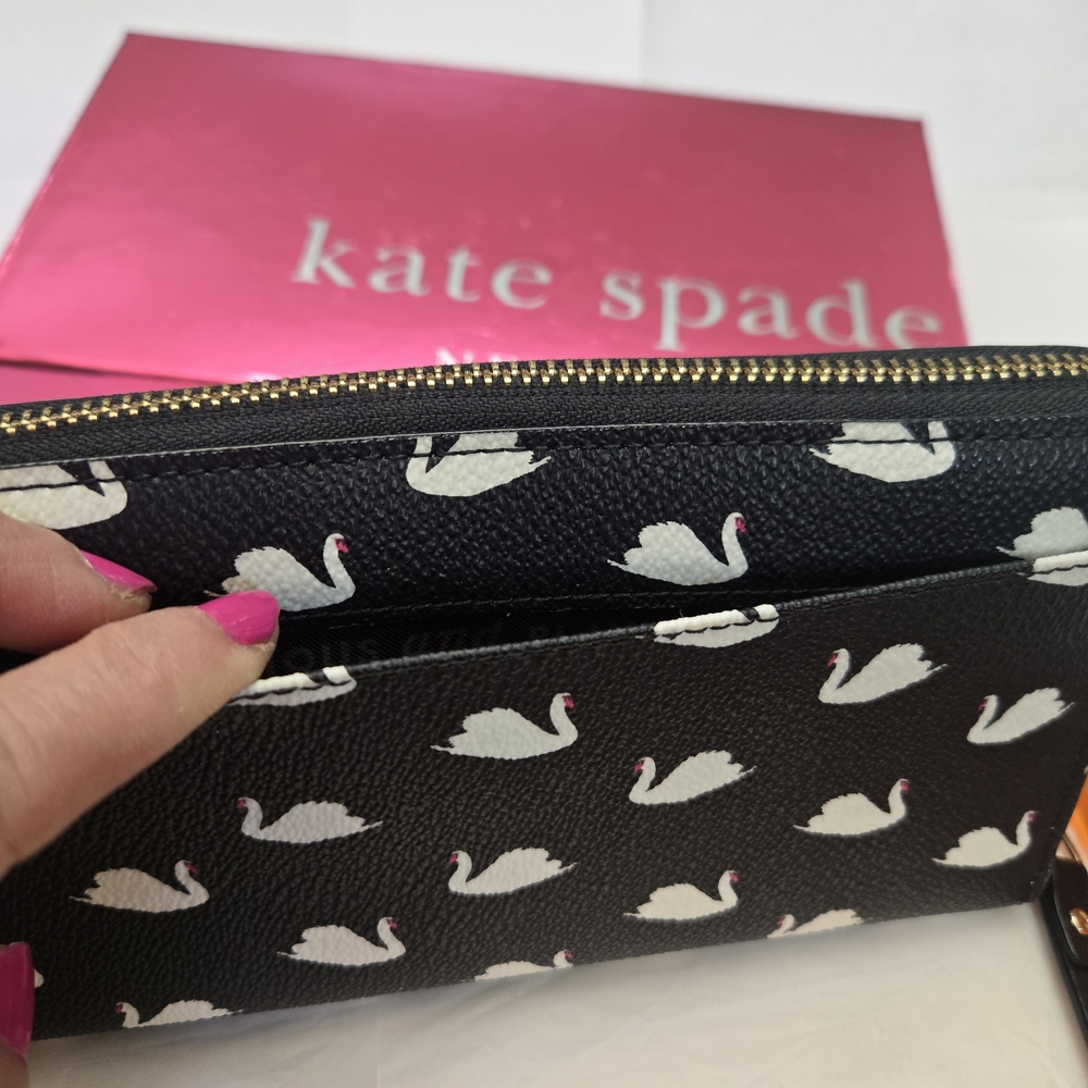 Kate Spade Bifold Black And White Swan Design Wallet - Picture 4 of 12